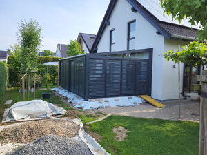 Kaltwintergarten mit Schattenpanels und Glas doppelter 4 Schiene