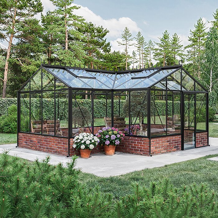 T-Modell Orangerie zur Mauer-Montage: Architektonische Perfektion